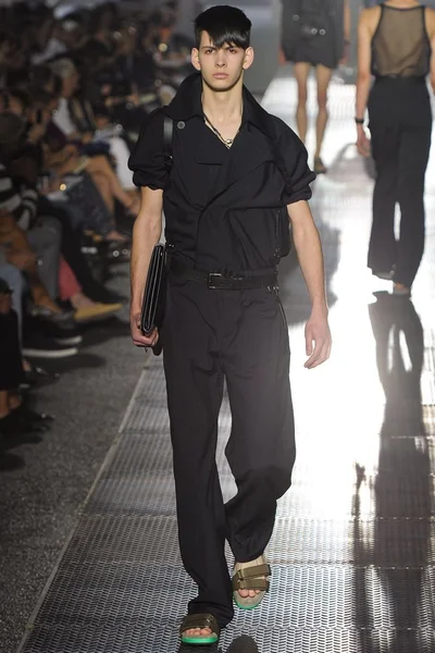 Look 20